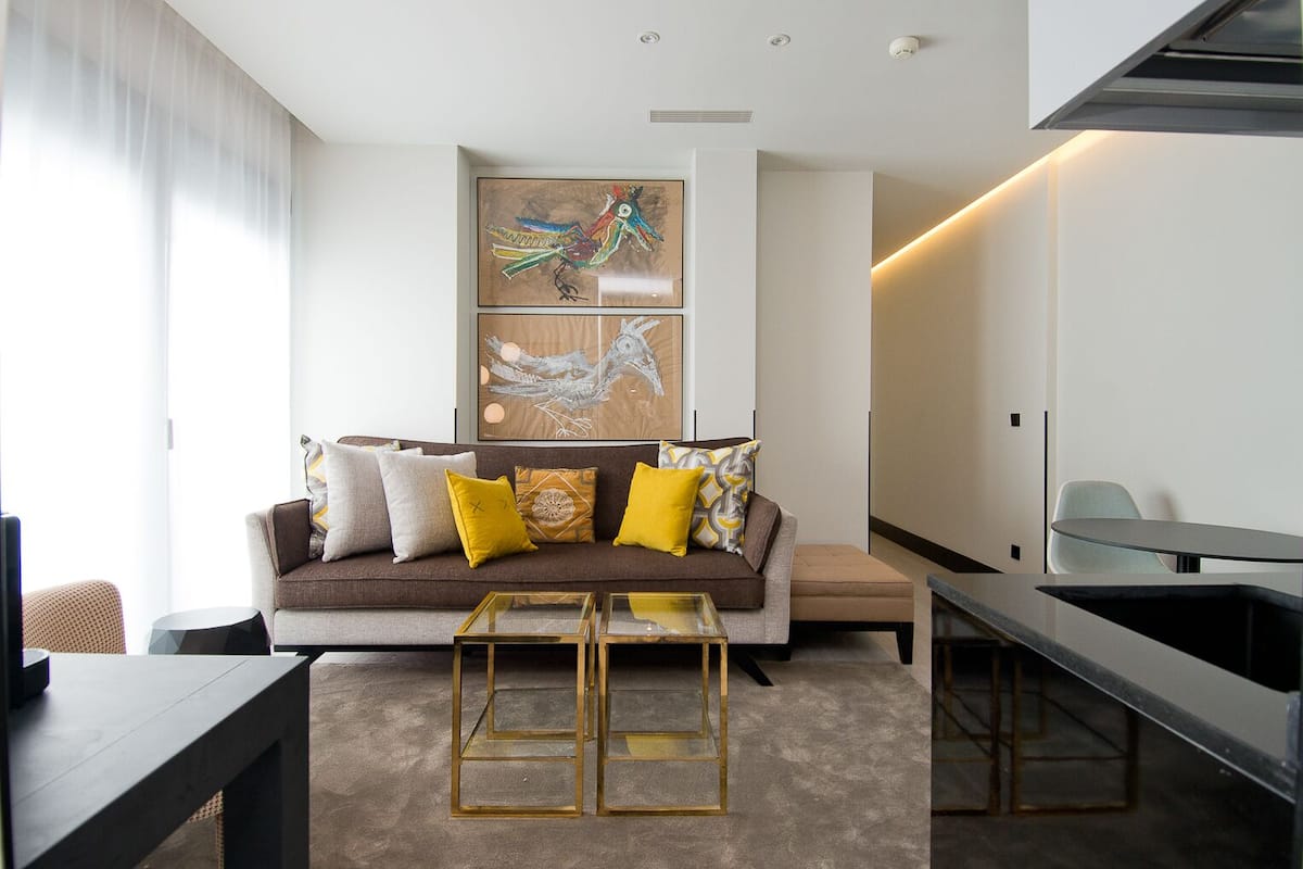 Phòng Suite Executive | Phòng khách | Smart TV