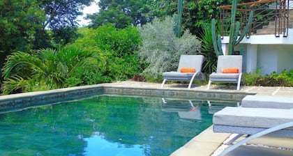 Zoli ZÂŽoiseau - maison avec piscine proche de Grand Baie