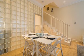 Apartment | Living area | Flat-screen TV - 2 Bed Grassmarket Apartment (Edinburgh)