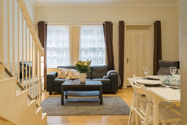 Apartment | Living area | Flat-screen TV - 2 Bed Grassmarket Apartment (Edinburgh)