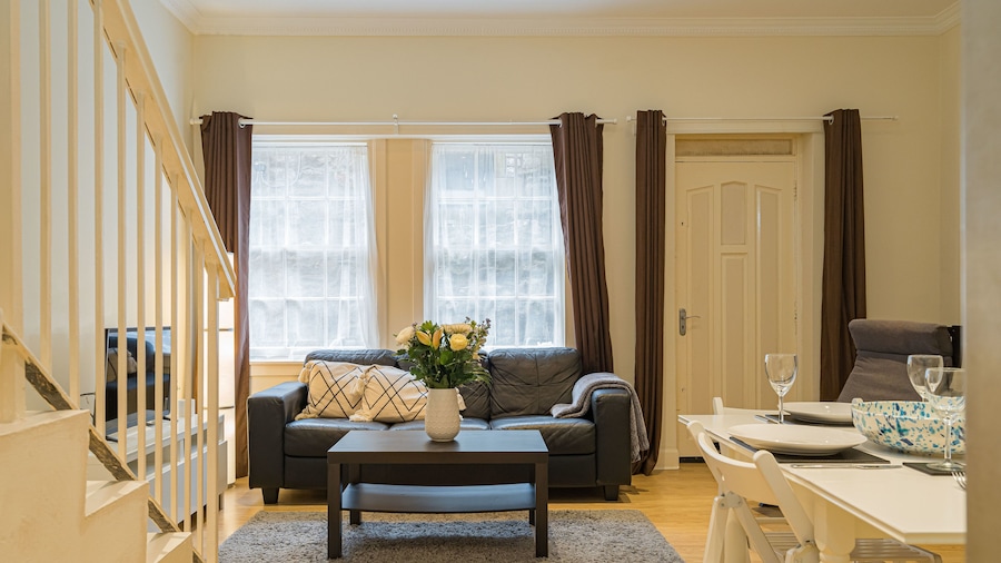 2 Bed Grassmarket Apartment