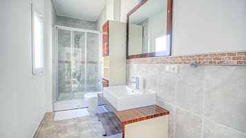 Buồng tắm vòi sen