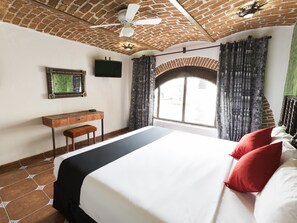 Dundyner, skrivebord for bærbar PC, lydisolert og wi-fi (inkludert)