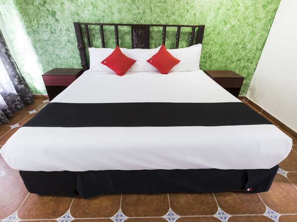 Selimut bulu angsa, ruang kerja ramah laptop, dan kedap suara