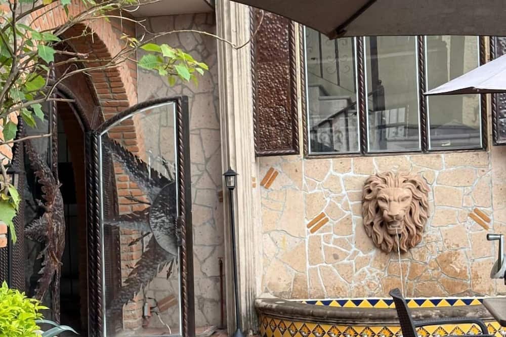 Hotel Hacienda Tonalmain, Central Nueva