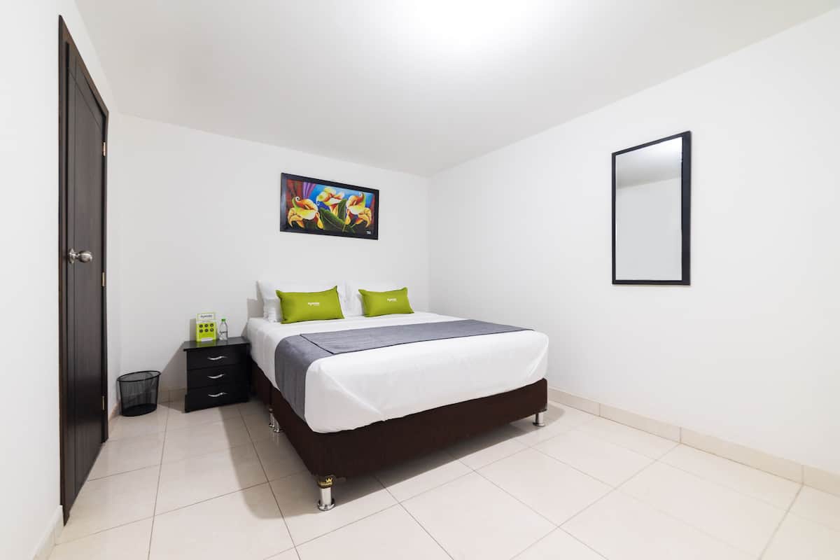 Hypo-allergenic bedding, free WiFi, bed sheets