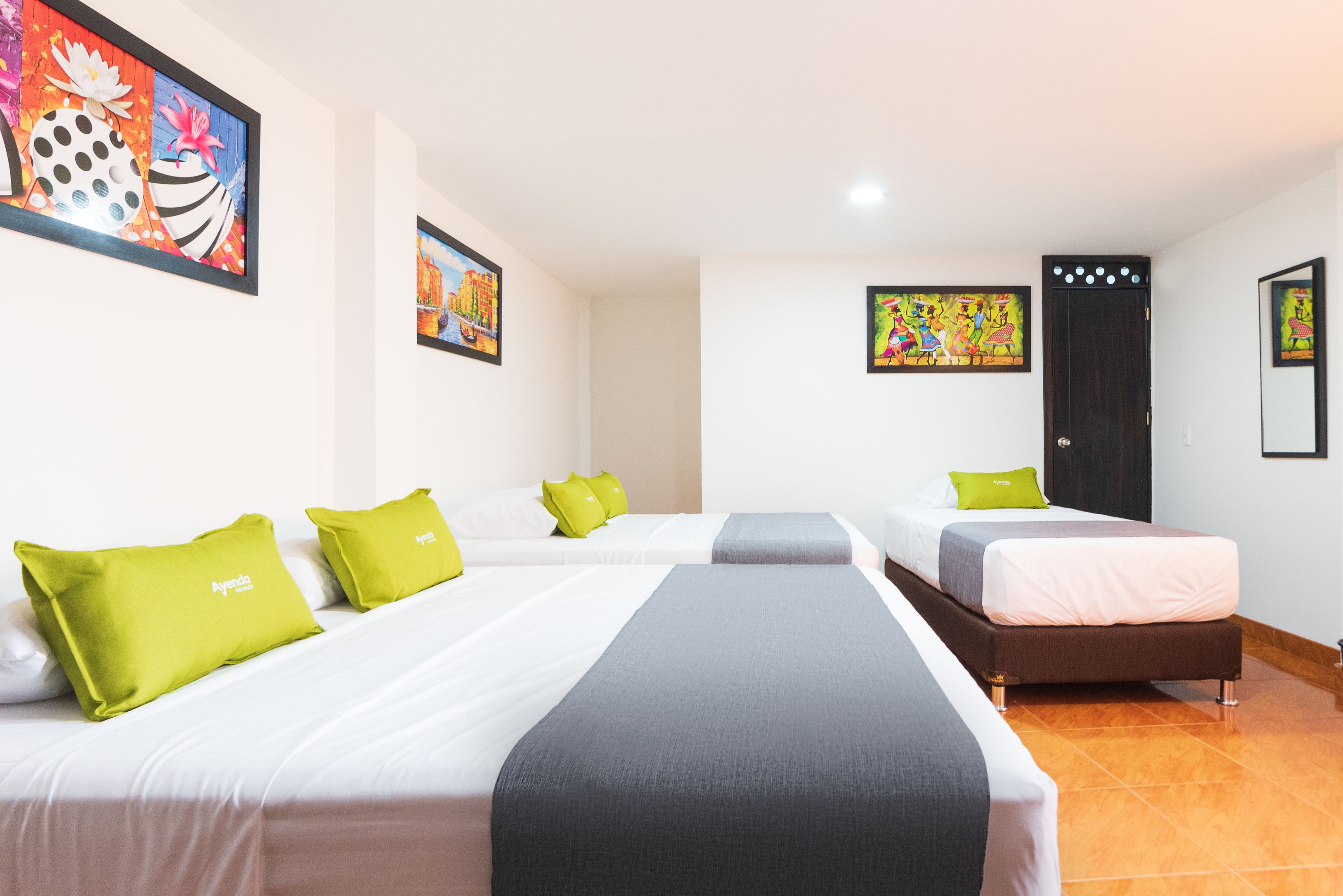 family room | 1 bedroom, hypo-allergenic bedding, free wifi, bed sheets