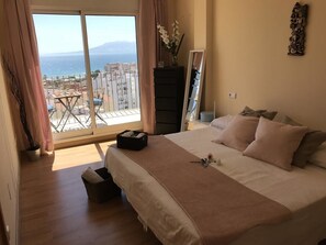 Panoramic Double Room, Shared Bathroom | Down duvets, individually decorated, individually furnished