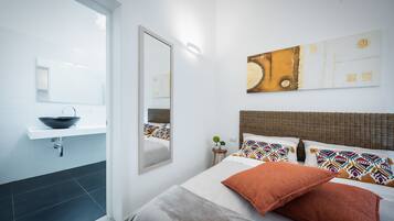 Standard Double Room, Patio (Porta San Biagio) | In-room safe, individually decorated, desk, free WiFi