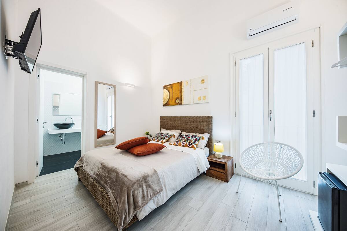 Standard Double Room, Patio (Porta San Biagio) | In-room safe, desk, free WiFi, individually decorated