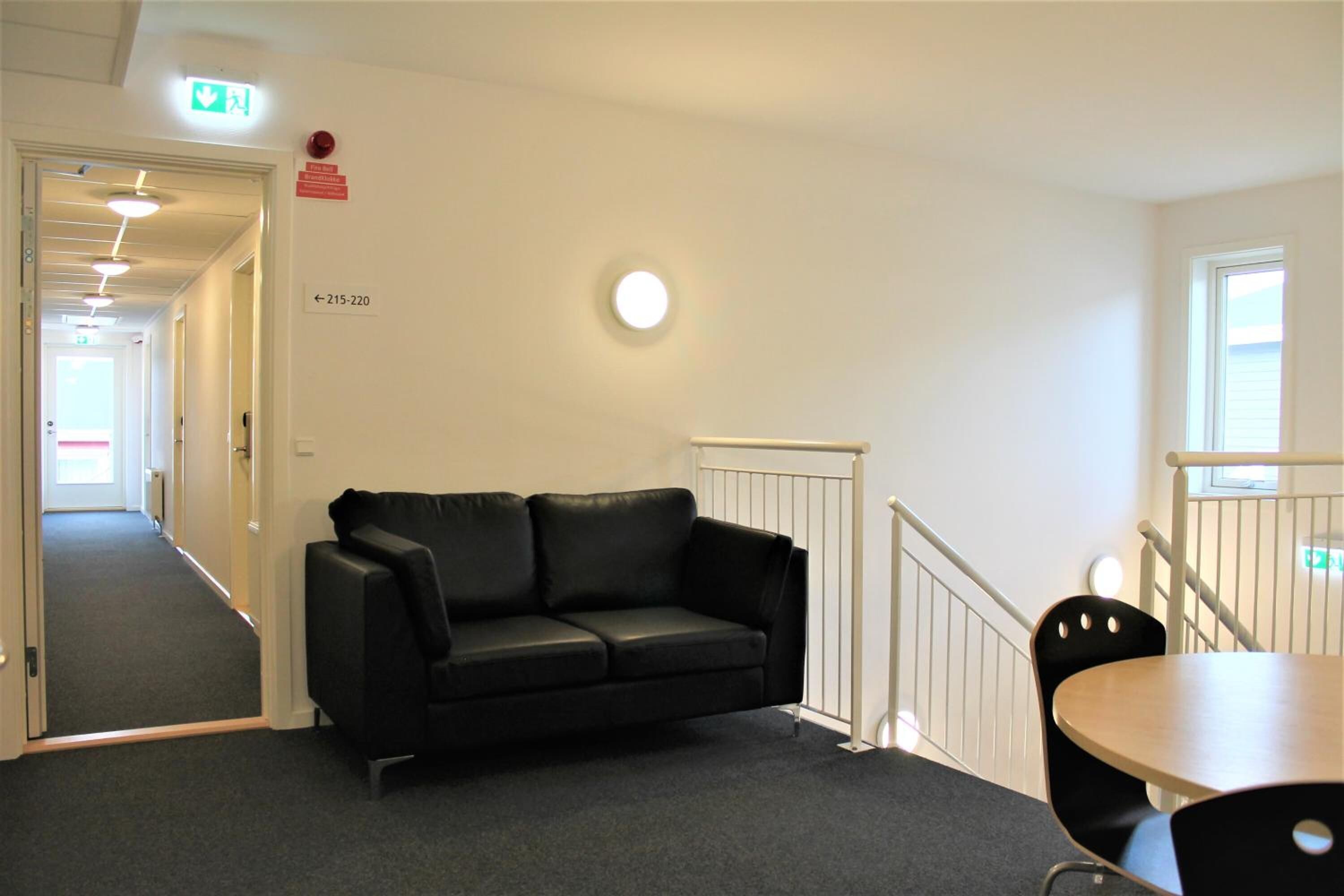 48-Zoll-Smart-TV mit Digitalempfang, Fußbodenheizung