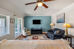 2 chambres, bureau, fer et planche à repasser, accès au Wi-Fi (inclus)