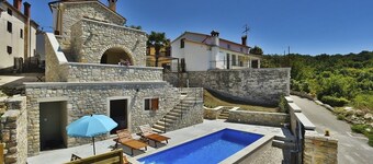 Century old and freshly restored villa with private pool, air conditioning, wifi, terrace and barbecue