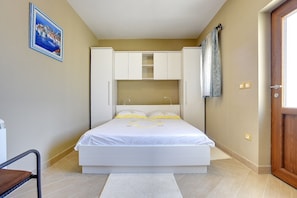 3 slaapkamers, een bureau, gratis wifi, beddengoed