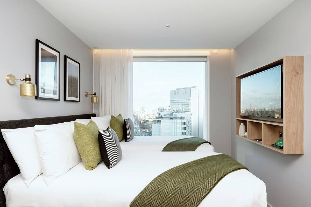 Minibar, schallisolierte Zimmer, Bügeleisen/Bügelbrett
