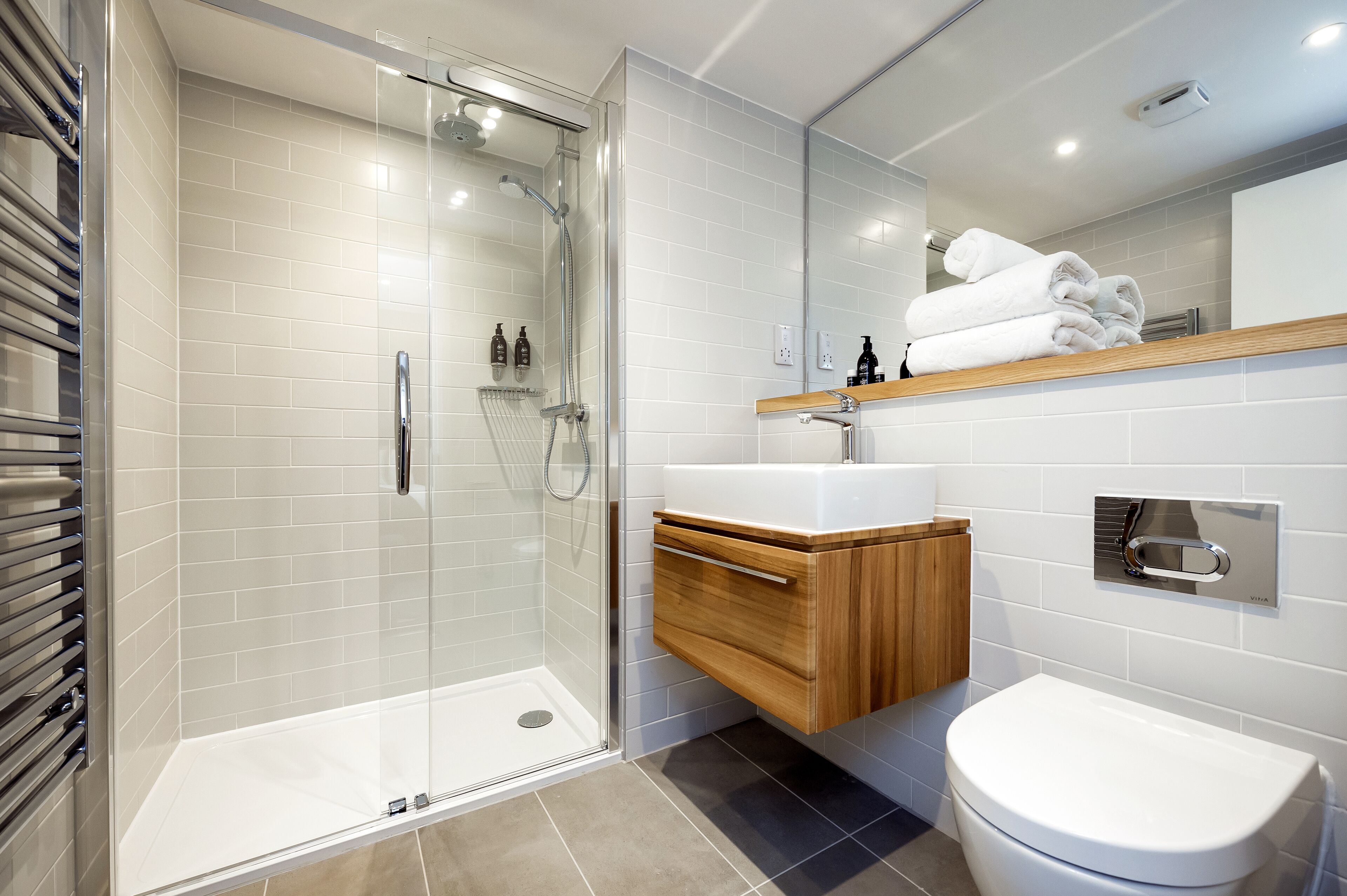 Wilde Two-Bedroom | Badezimmer | Dusche, Regendusche, Handtücher
