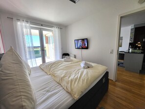 1 bedroom, internet, bed sheets