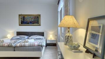 7 chambres, bureau, Wi-Fi gratuit, draps fournis