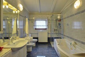 Douche, serviettes fournies
