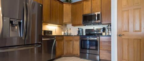 Køleskab, mikrobølgeovn, ovn, opvaskemaskine