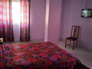 ダブルまたはツインルーム | WiFi (無料)、ベッドシーツ