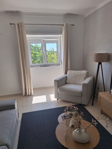 Mountain House upon Lisbon, swimming pool and fantastic view