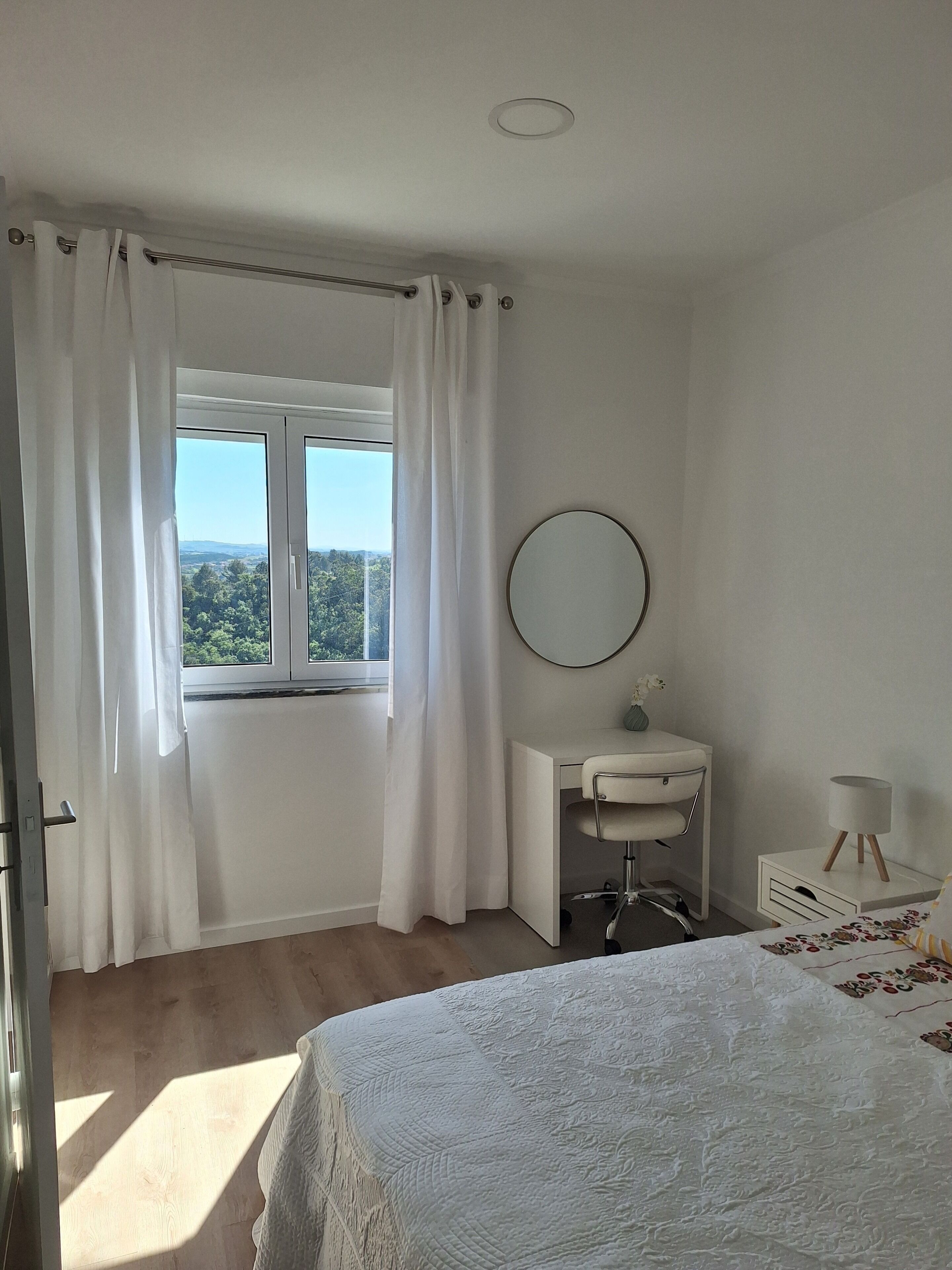 2 bedrooms, desk, iron/ironing board, travel cot