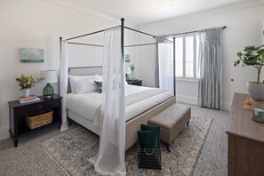 Signature Suite, 1 Bedroom | Hypo-allergenic bedding, in-room safe, desk, laptop workspace