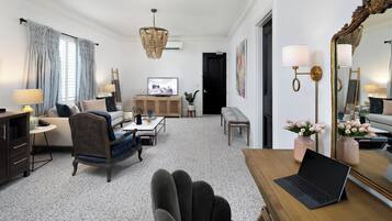 Signature Suite, 1 Bedroom | Hypo-allergenic bedding, in-room safe, desk, laptop workspace