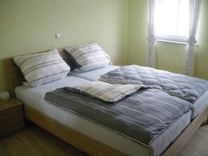 1 bedroom, soundproofing, WiFi
