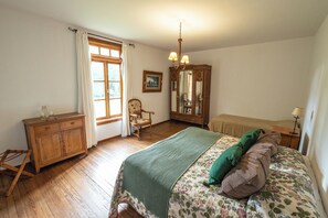 Habitación estándar | Decoración individual, mobiliario individual, ropa de cama