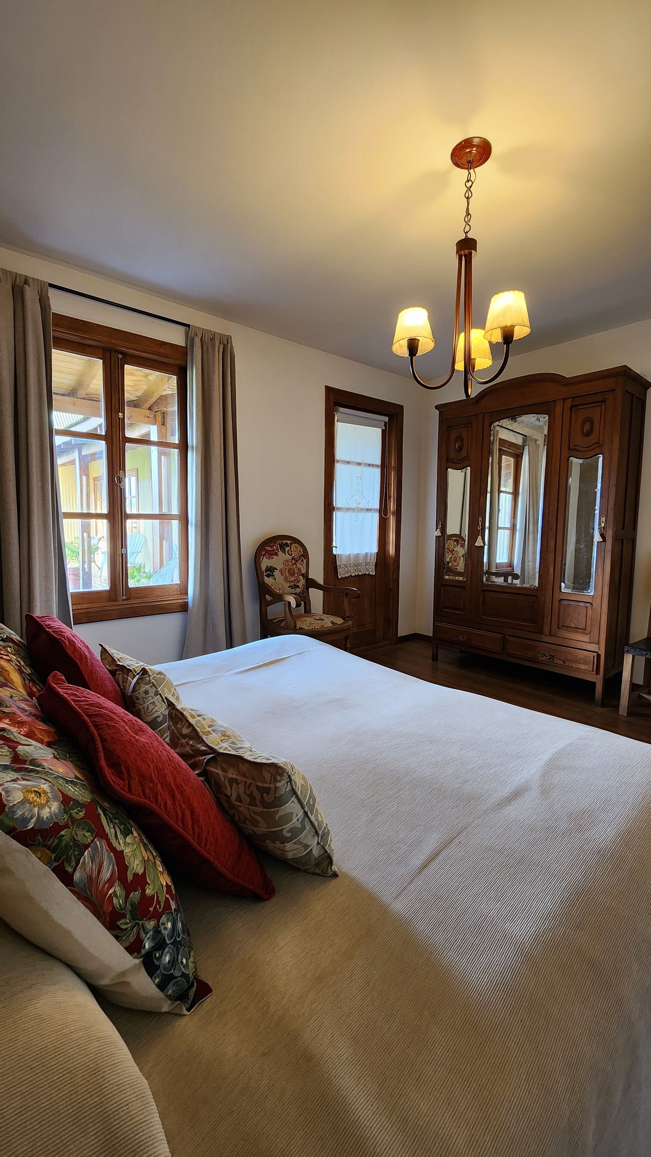 Individually decorated, individually furnished, bed sheets