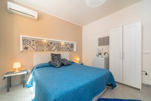 1 Schlafzimmer, Zimmersafe, Schreibtisch, kostenloses WLAN