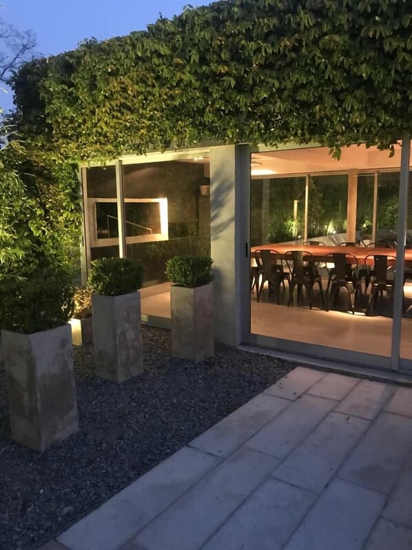 Outdoor dining