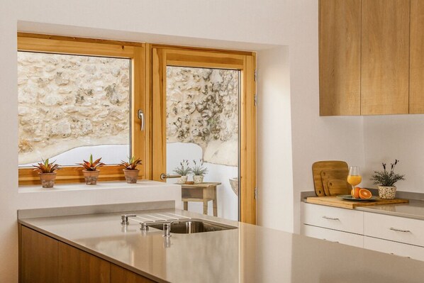 Fridge, microwave, oven, stovetop - TACOARIA - Blue Haven (Seiça Ourém)