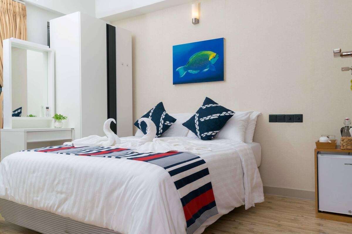 Deluxe Double Room Single Use | Down duvets, memory-foam beds, minibar, in-room safe