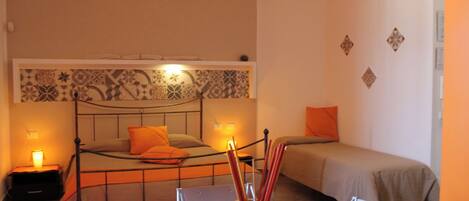 1 bedroom, in-room safe, desk, free WiFi