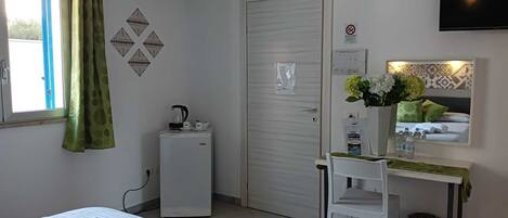1 bedroom, in-room safe, desk, free WiFi