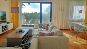 Smart TV, books - Villa with private pool, glas fibre internet, close to ocean, protected patio (Costa Calma)