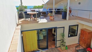 Outdoor dining - Villa with private pool, glas fibre internet, close to ocean, protected patio (Costa Calma)