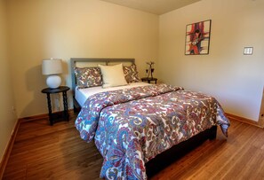 3 makuuhuonetta, silitysrauta/-lauta, Wi-Fi, vuodevaatteet