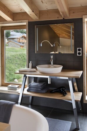 Bathroom - OVEN YOU SUITE PREMIUM BATH MOKA (Les Angles)