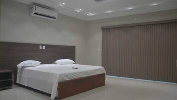 Suite Premium | 1 habitación, minibar, wifi gratis y acceso para silla de ruedas