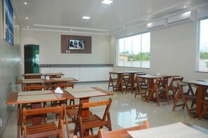 Tägliches inbegriffenes Frühstücksbuffet