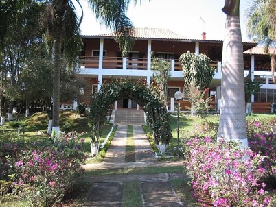Beautiful Country House in Itu Km 63, Castelo, for Seasons, Events and Gatherings, 8 Suites