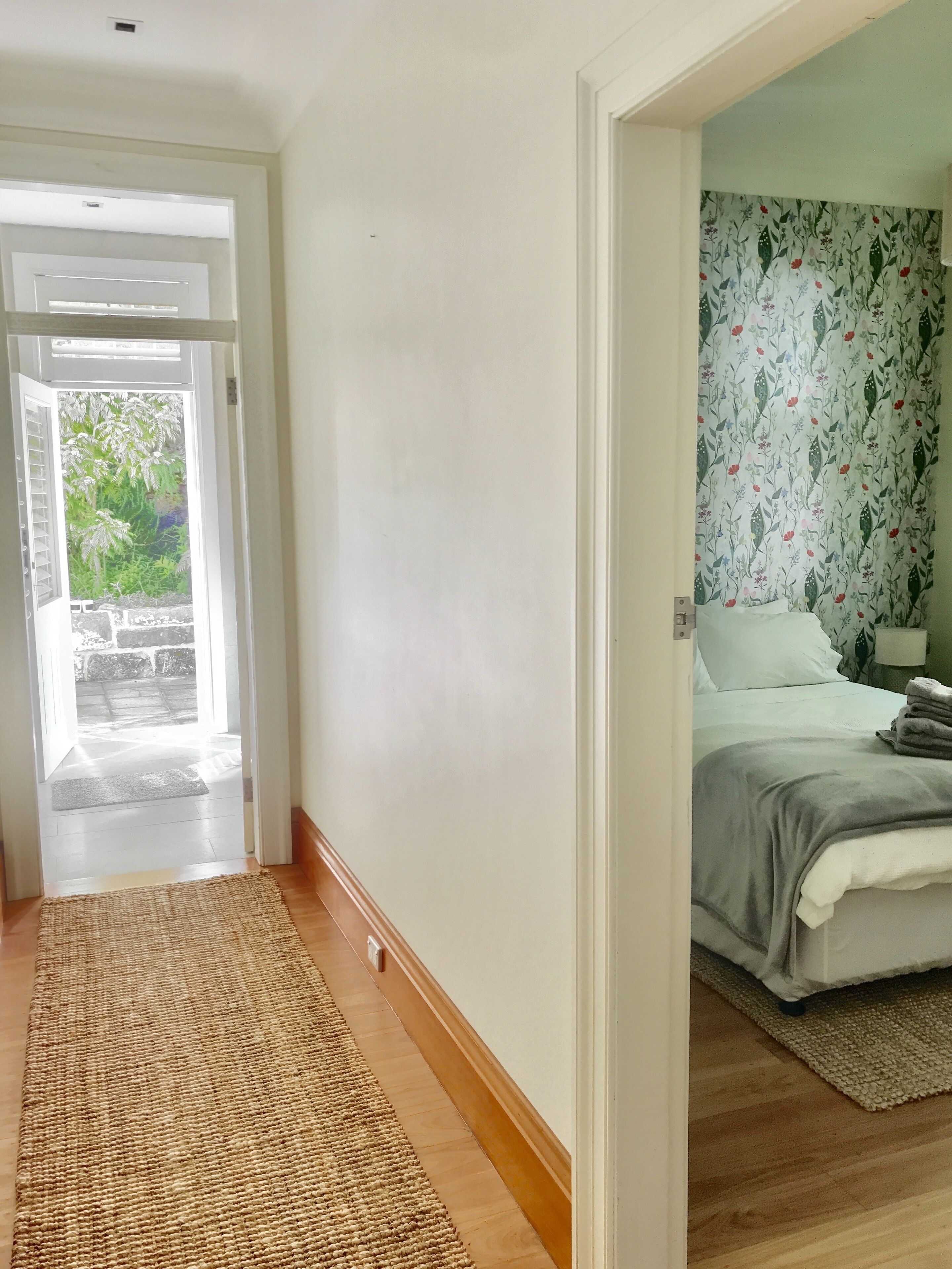 Luxury Harbour and City Skyline Views — image 21