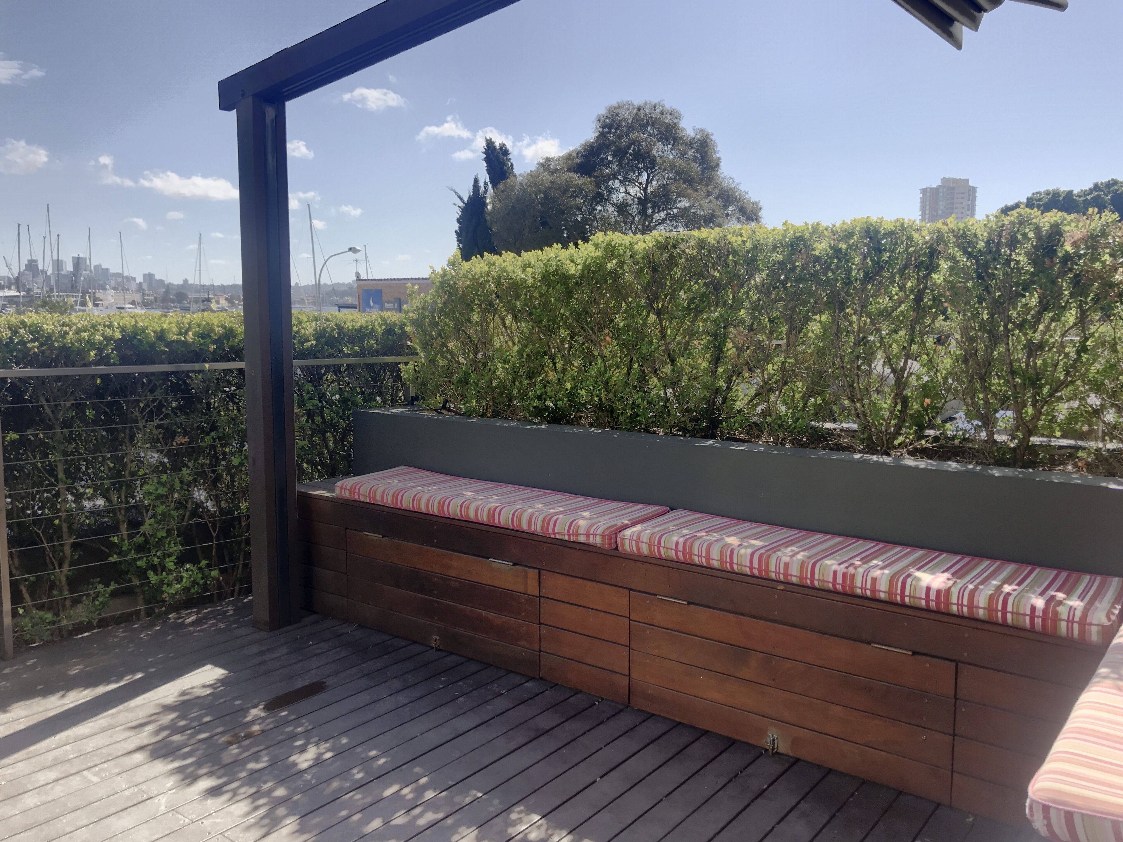 Luxury Harbour and City Skyline Views — image 13