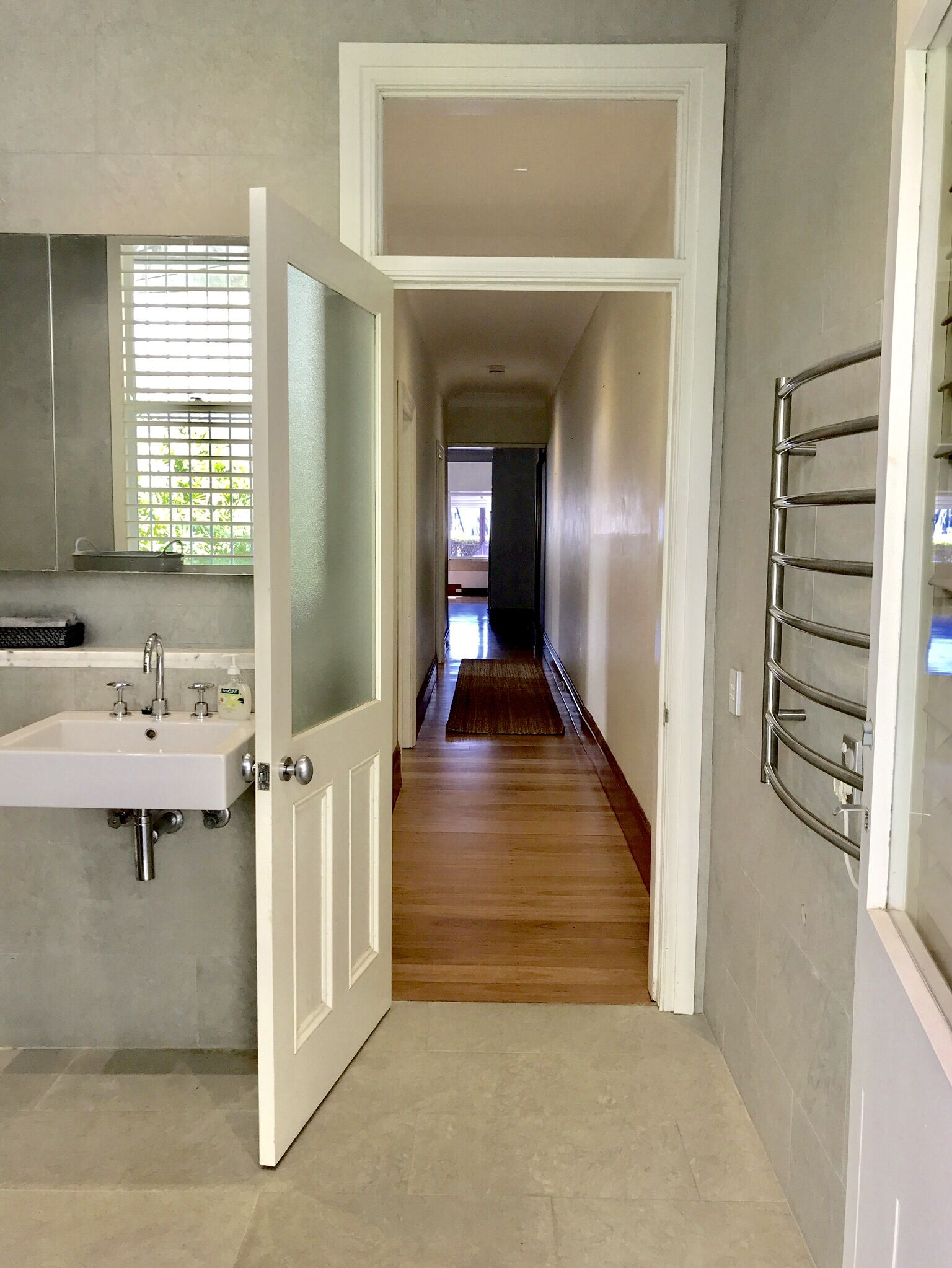 Luxury Harbour and City Skyline Views — image 19