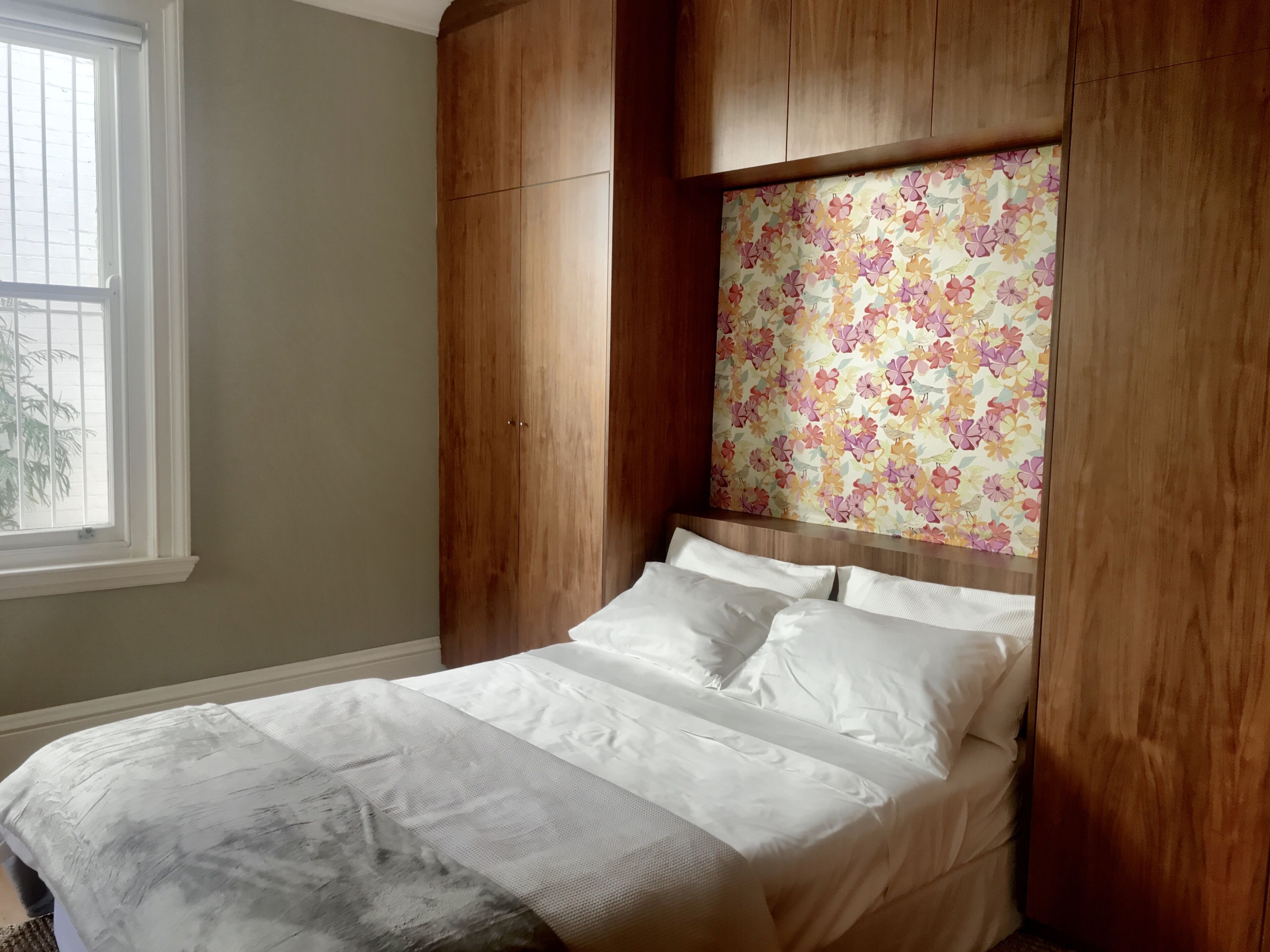 Luxury Harbour and City Skyline Views — image 10