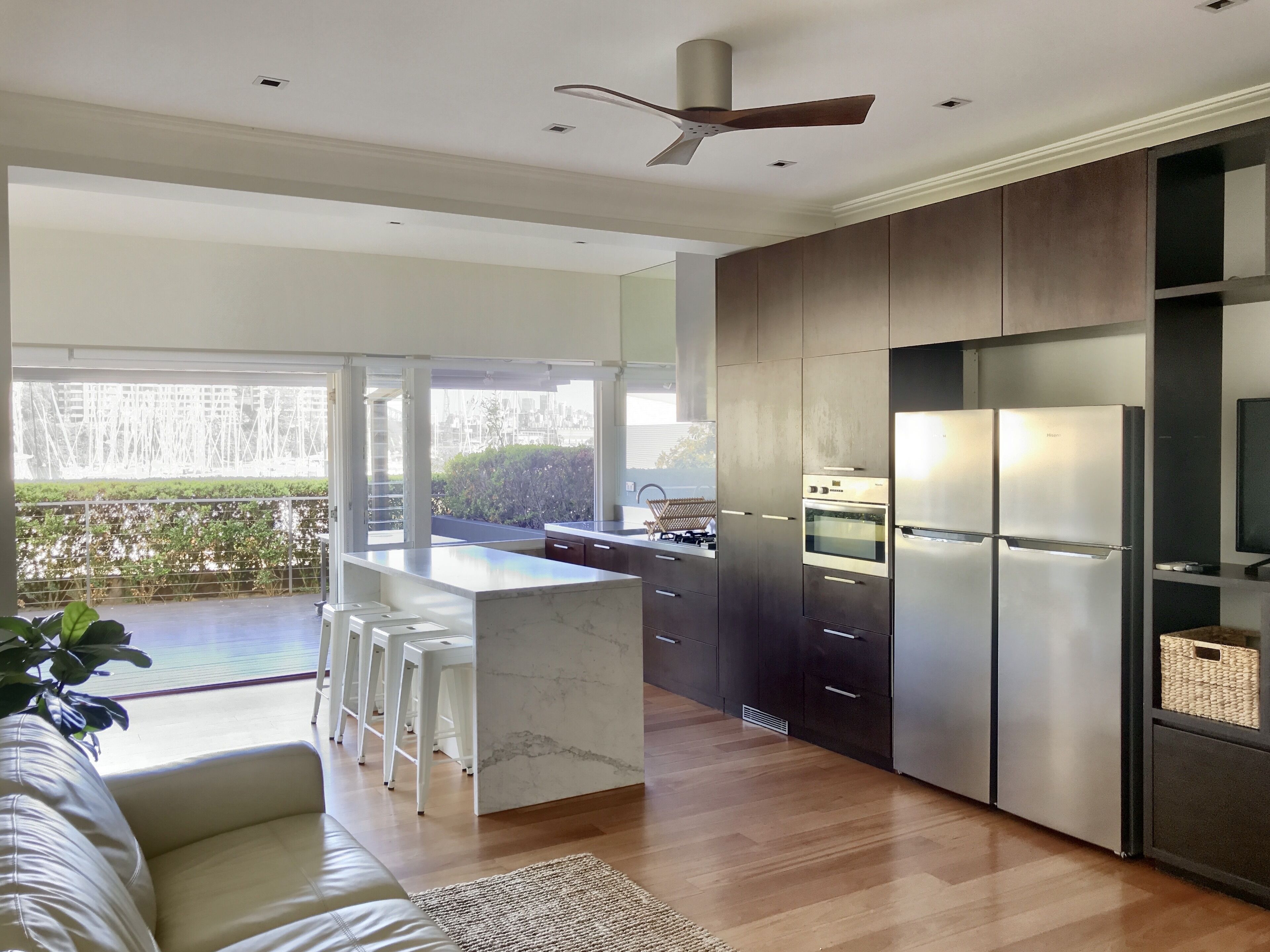 Luxury Harbour and City Skyline Views — image 4